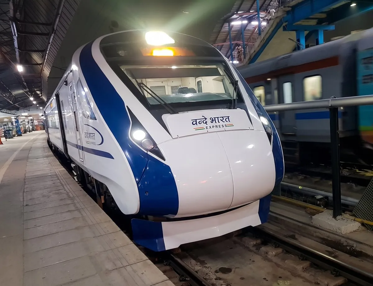 Vande Bharat Express trainset at the platform